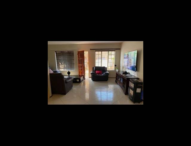 3 BEDROOM TOWNHOUSE FOR SALE IN THERESAPARK